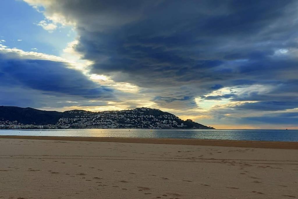 Sunsetmare Vacational Apartment Rosas Exterior foto