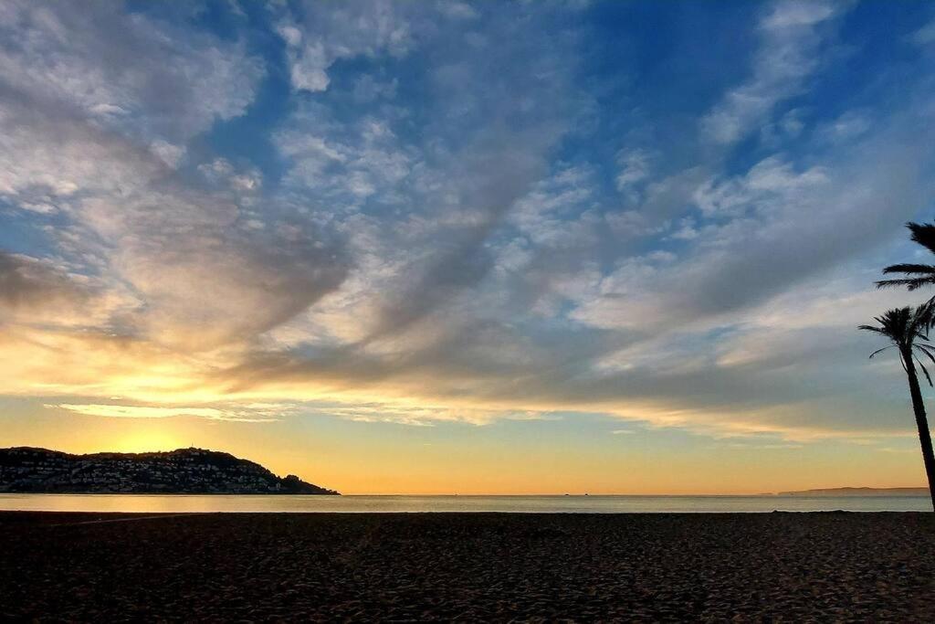 Sunsetmare Vacational Apartment Rosas Exterior foto