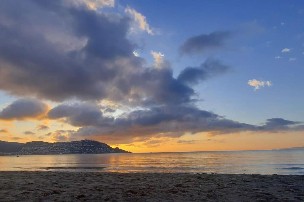 Sunsetmare Vacational Apartment Rosas Exterior foto